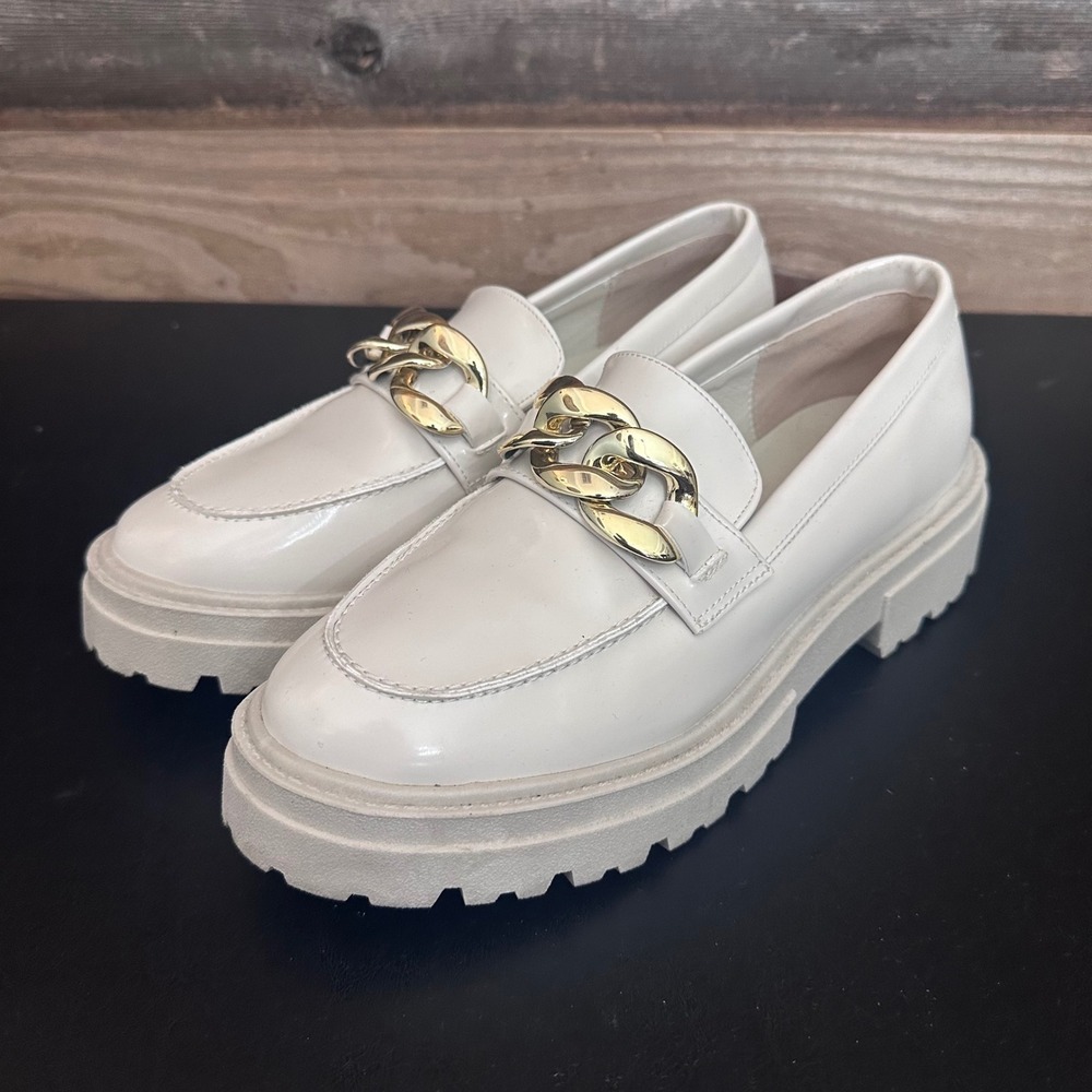 Steve Madden Beige Patent Platform Loafers Gold Chain Lug Sole Womens 7.5